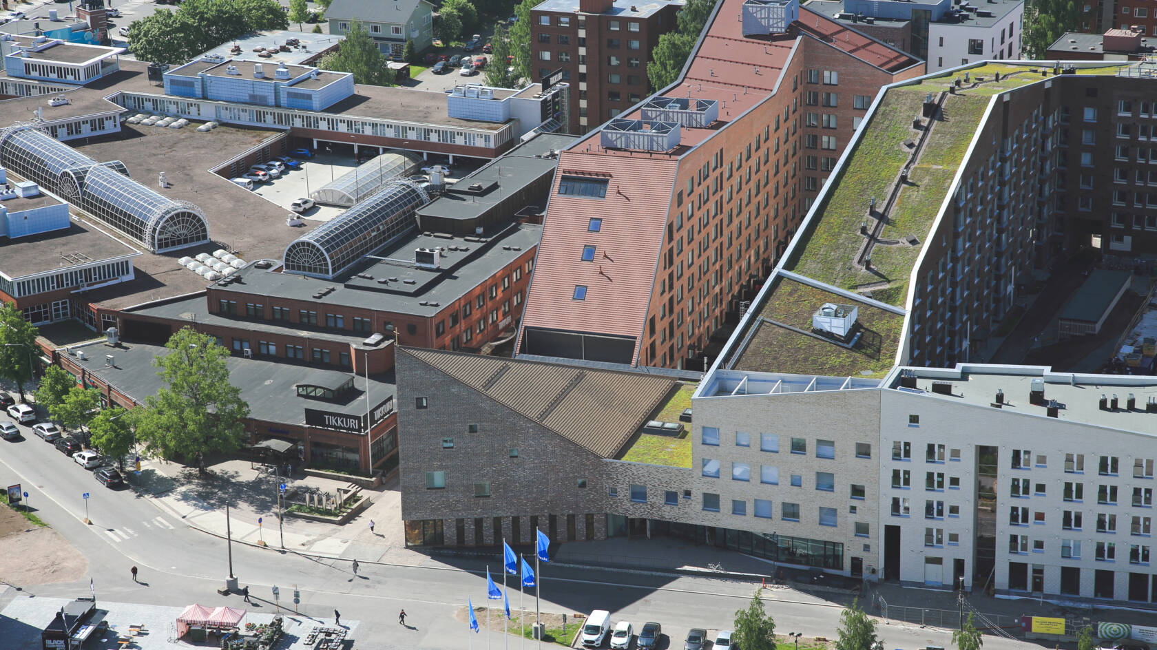 Ilmakuva Tikkurilan kirkosta.