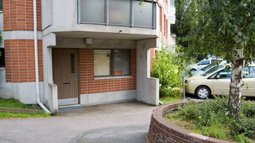 Lammaspolun seurakuntatalo ulkoa.