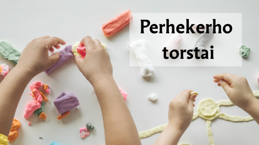 Kaksi lasta muovailee.